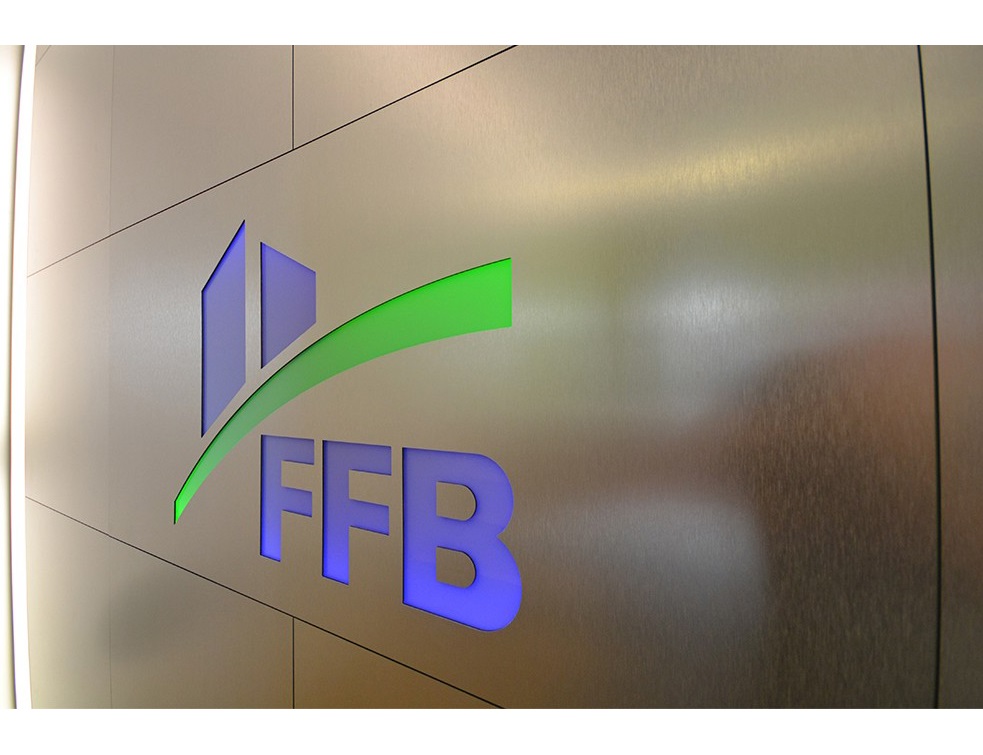 Clipconcept des solutions de dalles décoratives pour personnaliser un plafond ou des murs